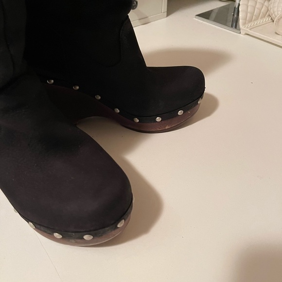 Uggs wedged boots stunning design fluffy . Great conditions - Picture 3 of 16